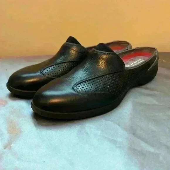 New Balance Black Mules - Picture 2 of 7